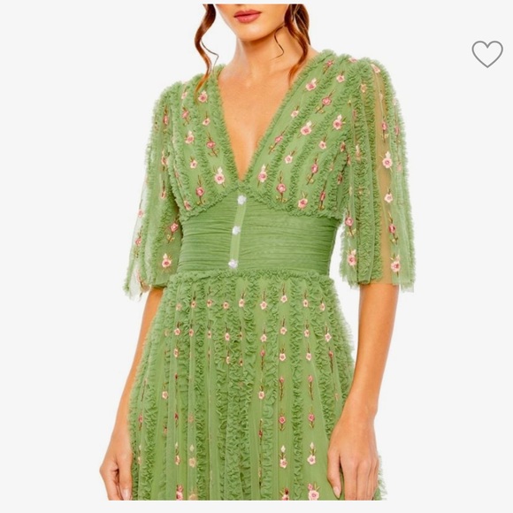 MAC DUGGAL ruffle floral A line gown with added area by cleavage - Picture 3 of 4